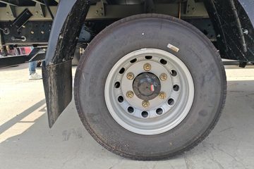 ����HOWOͳ˧ 4.15�׵��Ŵ��綯��ʽ�Ῠ ����131.98kWhͼƬ