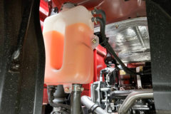 青岛解放 JK6中卡 240马力 4X2 6.8米栏板载货车