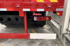 青岛解放 JK6中卡 240马力 4X2 6.8米栏板载货车