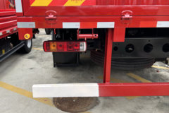 青岛解放 JK6中卡 240马力 4X2 6.8米栏板载货车