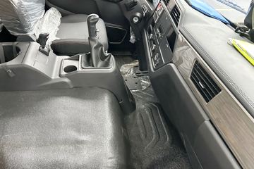 �ൺ��� JK6�п� 240���� 4X2 9.78����ʽ�ػ���ͼƬ