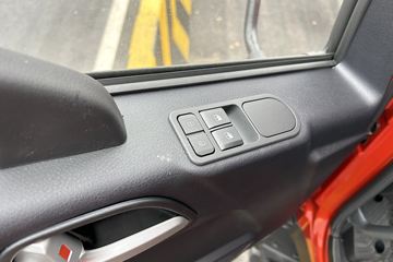 �ൺ��� JK6�п� 240���� 4X2 9.78����ʽ�ػ���ͼƬ