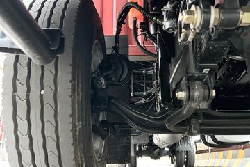 �ൺ��� JK6�п� 240���� 4X2 9.78����ʽ�ػ���ͼƬ