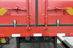 青岛解放 JK6中卡 240马力 4X2 9.78米厢式载货车