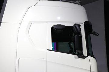 ˹��������460R ������ 12.7L���� 460���� 4X2 ˹������14�� AMT�Զ��� ǣ����ͼƬ