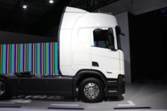 斯堪尼亚新460R 国产版 12.7L柴油 460马力 4X2 斯堪尼亚14档 AMT自动档 牵引车