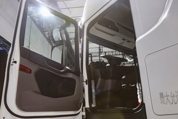 ˹��������460R ������ 12.7L���� 460���� 4X2 ˹������14�� AMT�Զ��� ǣ����ͼƬ