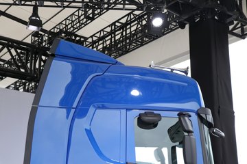 ˹������ ��500Rϵ�� ������ 12.7L���� 500���� 4X2 AMT�Զ��� �߶� ǣ����ͼƬ