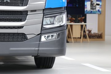 ˹������ ��500Rϵ�� ������ 12.7L���� 500���� 4X2 AMT�Զ��� �߶� ǣ����ͼƬ