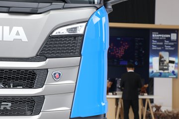 ˹������ ��500Rϵ�� ������ 12.7L���� 500���� 4X2 AMT�Զ��� �߶� ǣ����ͼƬ