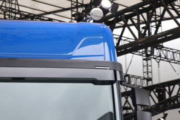 ˹������ ��500Rϵ�� ������ 12.7L���� 500���� 4X2 AMT�Զ��� �߶� ǣ����ͼƬ