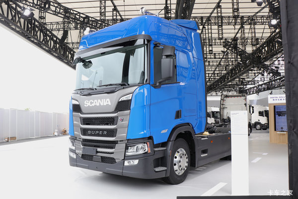 斯堪尼亚 新500R系列 国产版 12.7L柴油 500马力 4X2 AMT自动档 高顶 牵引车