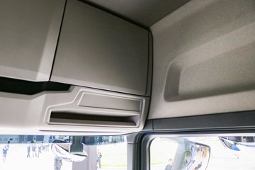 ˹������ ��500Rϵ�� ������ 12.7L���� 500���� 4X2 AMT�Զ��� �߶� ǣ����ͼƬ