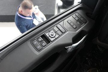 ˹������ ��500Rϵ�� ������ 12.7L���� 500���� 4X2 AMT�Զ��� �߶� ǣ����ͼƬ