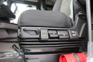 ˹������ ��500Rϵ�� ������ 12.7L���� 500���� 4X2 AMT�Զ��� �߶� ǣ����ͼƬ