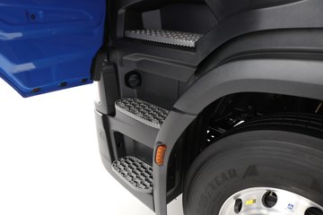 ˹������ ��500Rϵ�� ������ 12.7L���� 500���� 4X2 AMT�Զ��� �߶� ǣ����ͼƬ