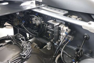 ˹������ ��500Rϵ�� ������ 12.7L���� 500���� 4X2 AMT�Զ��� �߶� ǣ����ͼƬ