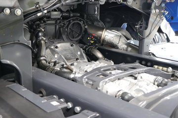 ˹������ ��500Rϵ�� ������ 12.7L���� 500���� 4X2 AMT�Զ��� �߶� ǣ����ͼƬ