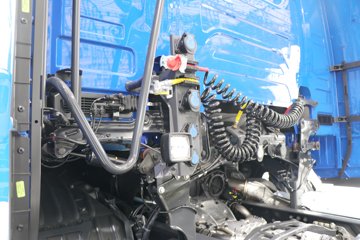 ˹������ ��500Rϵ�� ������ 12.7L���� 500���� 4X2 AMT�Զ��� �߶� ǣ����ͼƬ