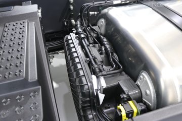 ˹������ ��500Rϵ�� ������ 12.7L���� 500���� 4X2 AMT�Զ��� �߶� ǣ����ͼƬ