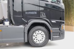 斯堪尼亚 新560R PRO 国产版 12.7L柴油 560马力 6X2R 斯堪尼亚14档 AMT自动档 高顶 牵引车