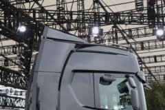 斯堪尼亚 新560R PRO 国产版 12.7L柴油 560马力 6X2R 斯堪尼亚14档 AMT自动档 高顶 牵引车