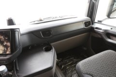 斯堪尼亚 新560R PRO 国产版 12.7L柴油 560马力 6X2R 斯堪尼亚14档 AMT自动档 高顶 牵引车