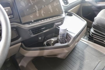 ˹������ ��560R PRO ������ 12.7L���� 560���� 6X2R ˹������14�� AMT�Զ��� �߶� ǣ����ͼƬ