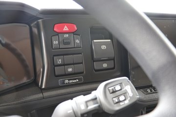 ˹������ ��560R PRO ������ 12.7L���� 560���� 6X2R ˹������14�� AMT�Զ��� �߶� ǣ����ͼƬ