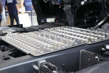 ˹������ ��560R PRO ������ 12.7L���� 560���� 6X2R ˹������14�� AMT�Զ��� �߶� ǣ����ͼƬ