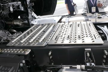 ˹������ ��560R PRO ������ 12.7L���� 560���� 6X2R ˹������14�� AMT�Զ��� �߶� ǣ����ͼƬ