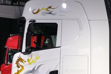 ˹��������500Rϵ�� ������ 12.7L���� 500���� 6X2R AMT�Զ���ǣ����ͼƬ