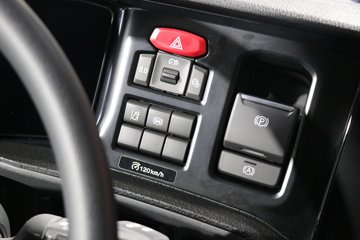 ˹��������500Rϵ�� ������ 12.7L���� 500���� 6X2R AMT�Զ���ǣ����ͼƬ