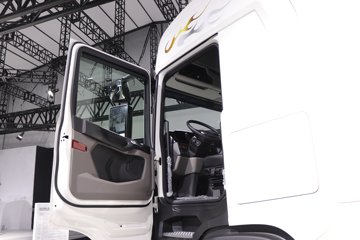 ˹��������500Rϵ�� ������ 12.7L���� 500���� 6X2R AMT�Զ���ǣ����ͼƬ