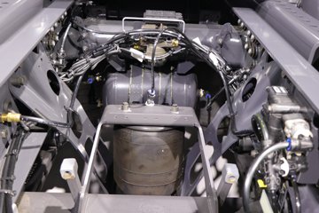 ˹��������500Rϵ�� ������ 12.7L���� 500���� 6X2R AMT�Զ���ǣ����ͼƬ