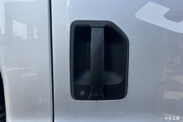 解放J6F 3L LNG 129马力 法士特8档 4.2米单排栏