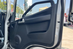 解放J6F 3.2L柴油 180马力 法士特8档 5.16米单排厢式载货车