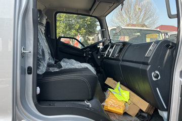 ���J6F 3.2L���� 180���� ��ʿ��8�� 5.16�׵�����ʽ�ػ���ͼƬ