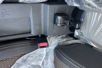 ���J6F 3.2L���� 180���� ��ʿ��8�� 5.16�׵�����ʽ�ػ���ͼƬ