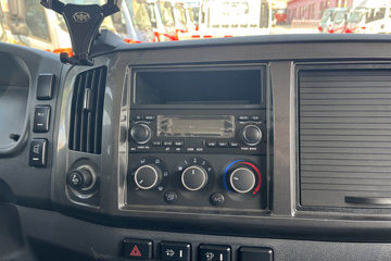 ���J6F 3.2L���� 180���� ��ʿ��8�� 5.16�׵�����ʽ�ػ���ͼƬ