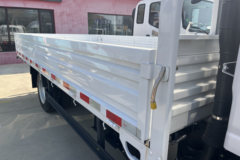 解放虎VR 2.3L柴油 142马力 万里扬5档 4.2米单排栏板轻卡