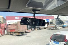 解放领途 2.4L柴油 180马力 法士特8档 4.2米单排栏板轻卡 解放领途 2.4L柴油 180马力 法士特8档 4.2米单排栏板轻卡