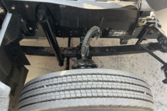 解放领途 2.4L柴油 180马力 法士特8档 4.2米单排栏板轻卡 解放领途 2.4L柴油 180马力 法士特8档 4.2米单排栏板轻卡