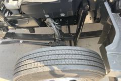 解放领途 2.4L柴油 180马力 法士特8档 4.2米单排栏板轻卡 解放领途 2.4L柴油 180马力 法士特8档 4.2米单排栏板轻卡