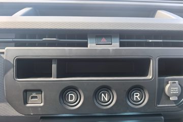 Զ�� ����F1E 2023�� 3.0T 3.05�׵��Ŵ��綯��ʽ΢��46.08kWhͼƬ