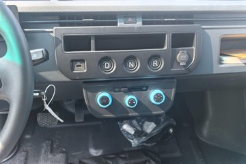 Զ�� ����F1E 2023�� 3.0T 3.05�׵��Ŵ��綯��ʽ΢��46.08kWhͼƬ