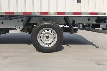 Զ�� ����F1E 2023�� 3.0T 3.05�׵��Ŵ��綯��ʽ΢��46.08kWhͼƬ