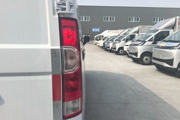 Զ�� ȫ������V7E 2025�� �ǻ۰� 2�� ���綯��ջ��� ��о51.4kWhͼƬ