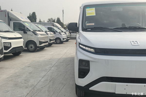 惊喜不断，降0.2万！星享V6E功能版电动封闭厢货系列超值回馈，