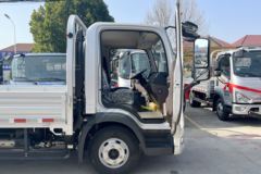 解放领途 星耀版 2.2L柴油 150马力 万里扬6档 4.2米单排栏板轻卡